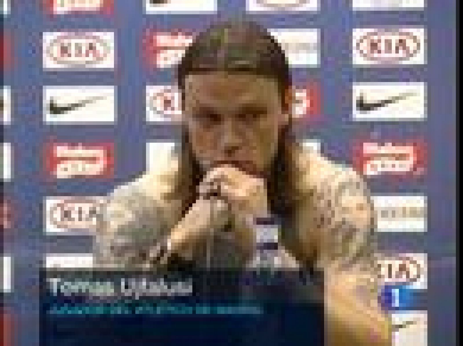 Ujfalusi apunta alto | Ver