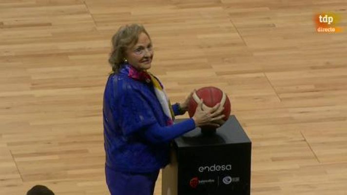 Baloncesto en RTVE - María Planas, protagonista de un homenaje intergeneracional a las baloncestistas antes de la final