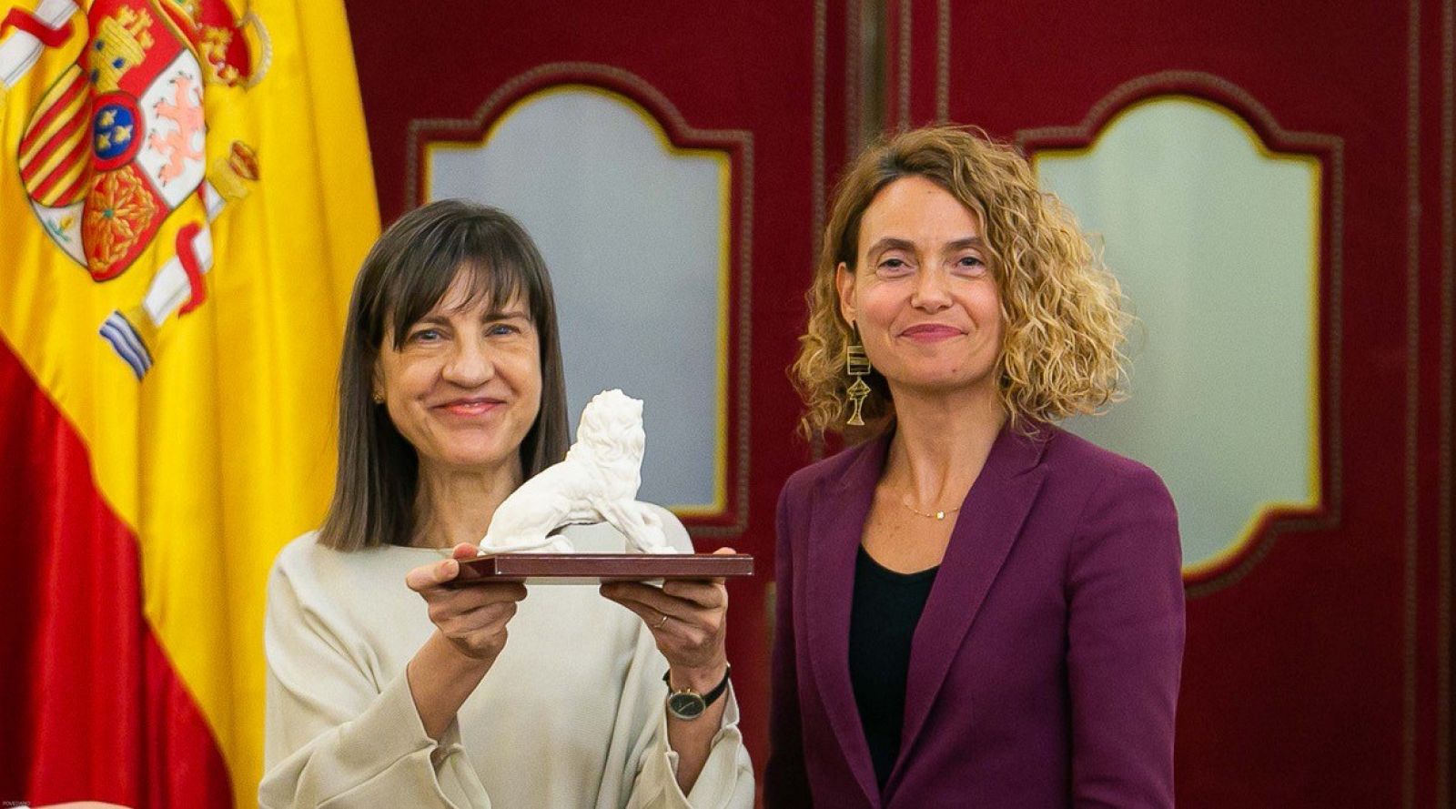 Parlamento - El Reportaje - Anabel Díez, premio Josefina Carabias de periodismo parlamentario - 07/02/2020