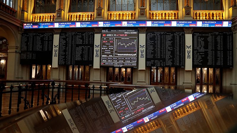 El IBEX 35 retrocede casi un 8 %