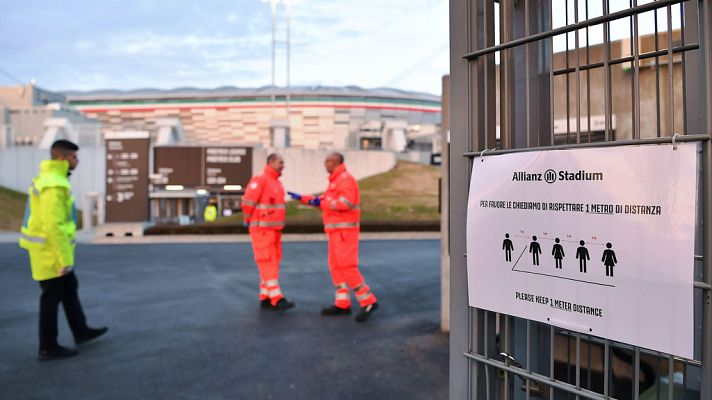 Telediario 1 - El coronavirus cierra estadios en todo el mundo