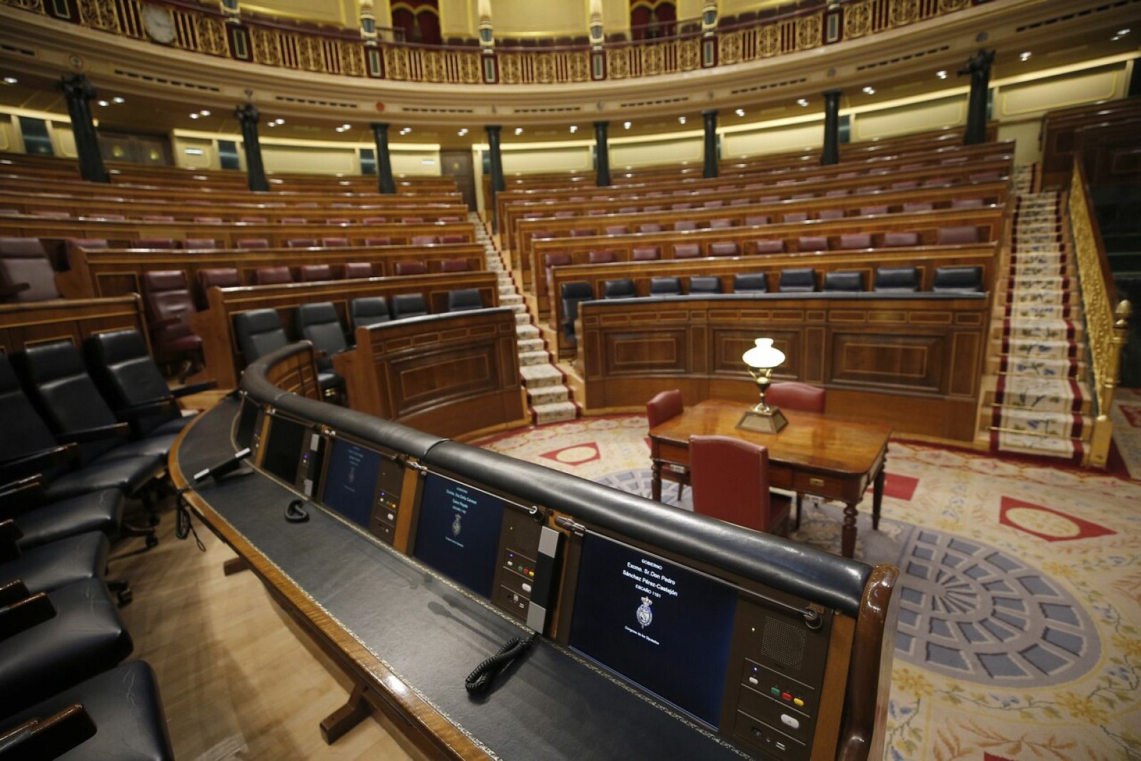 El Congreso suspende su actividad tras el positivo de Javier Ortega Smith por coronavirus - RTVE.es | Ver