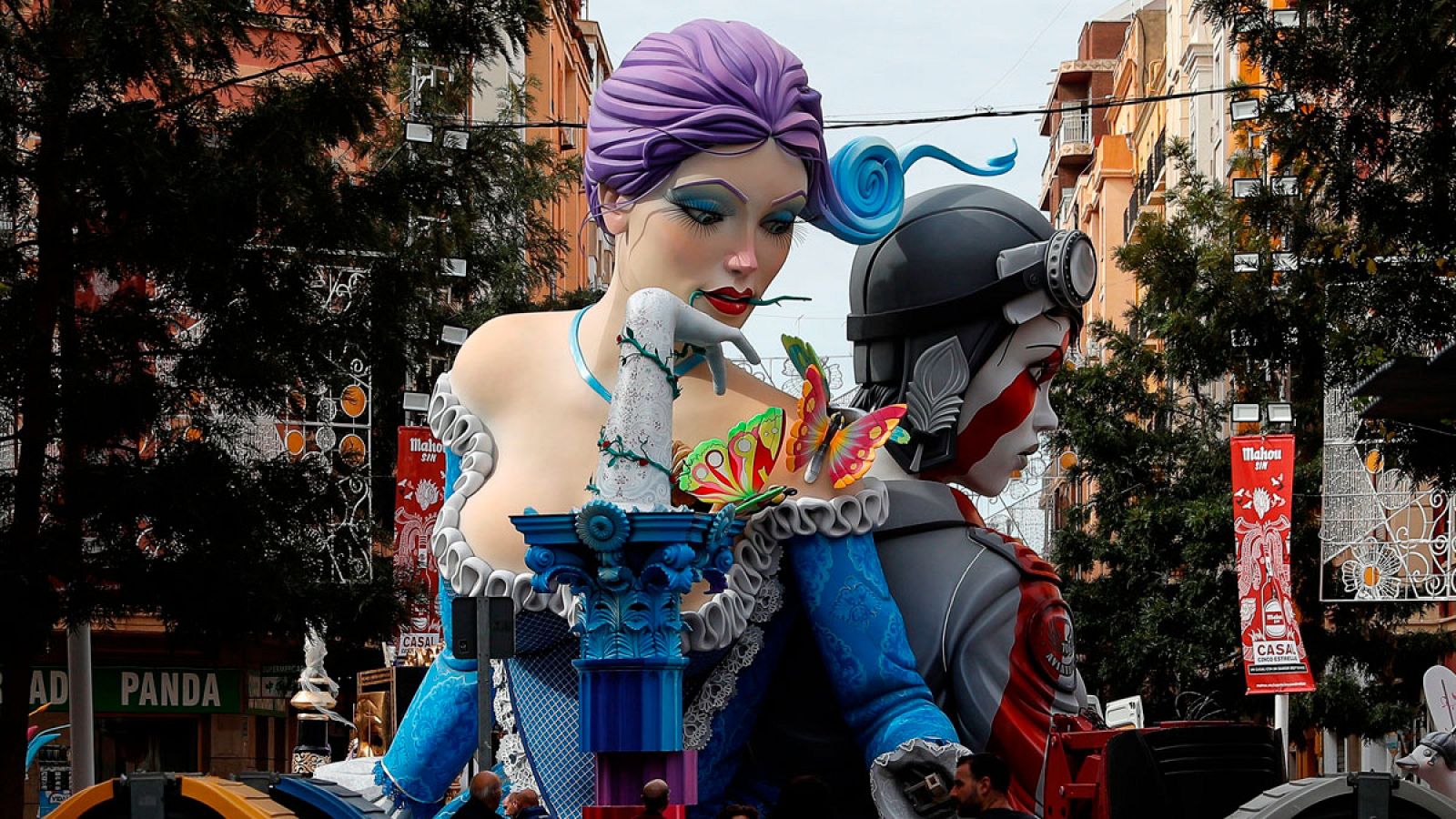 La Generalitat aplaza las Fallas de Valencia por el coronavirus