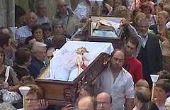 España Directo - La procesión de los ataúdes