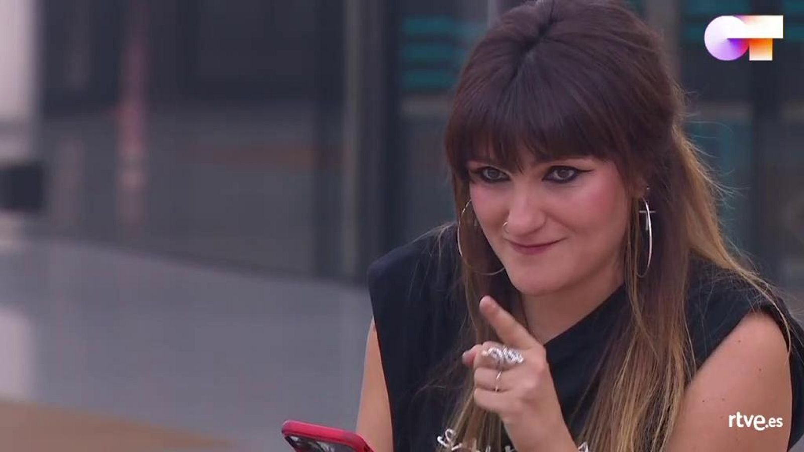 Rozalén les cuenta la única vez que quiso bajarse del escenario