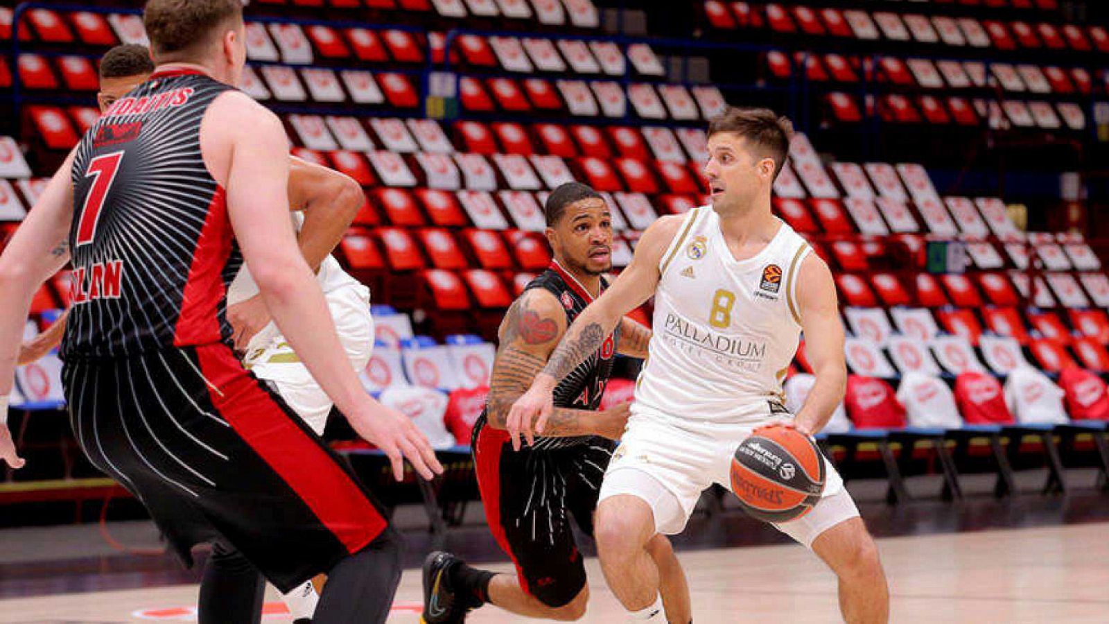 Coronavirus en el deporte | Un jugador del Real Madrid de baloncesto da positivo por coronavirus