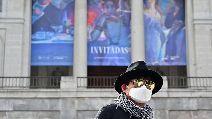 Turistas en un Madrid sin museos por el coronavirus