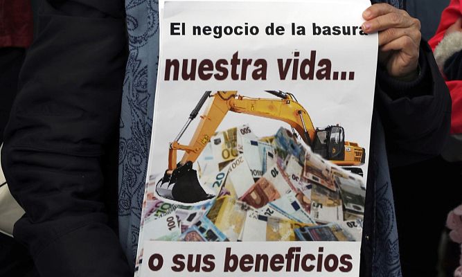 Comando Actualidad - Vivir en el polvorín: resumen