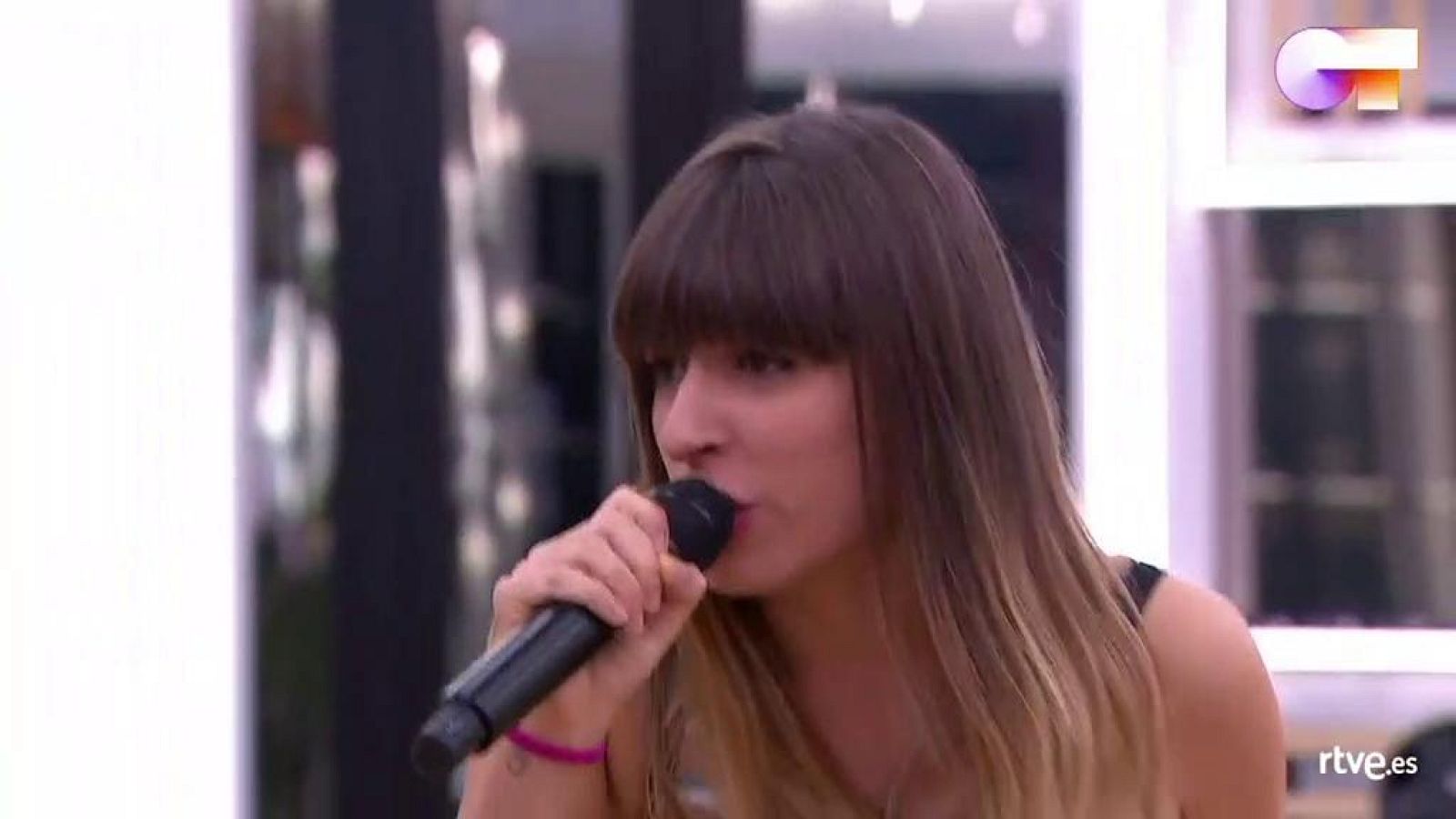 Maialen canta "Dance Monkey", de Tones and I, en el segundo pase de micros de la Gala 9 de Operación Triunfo 2020