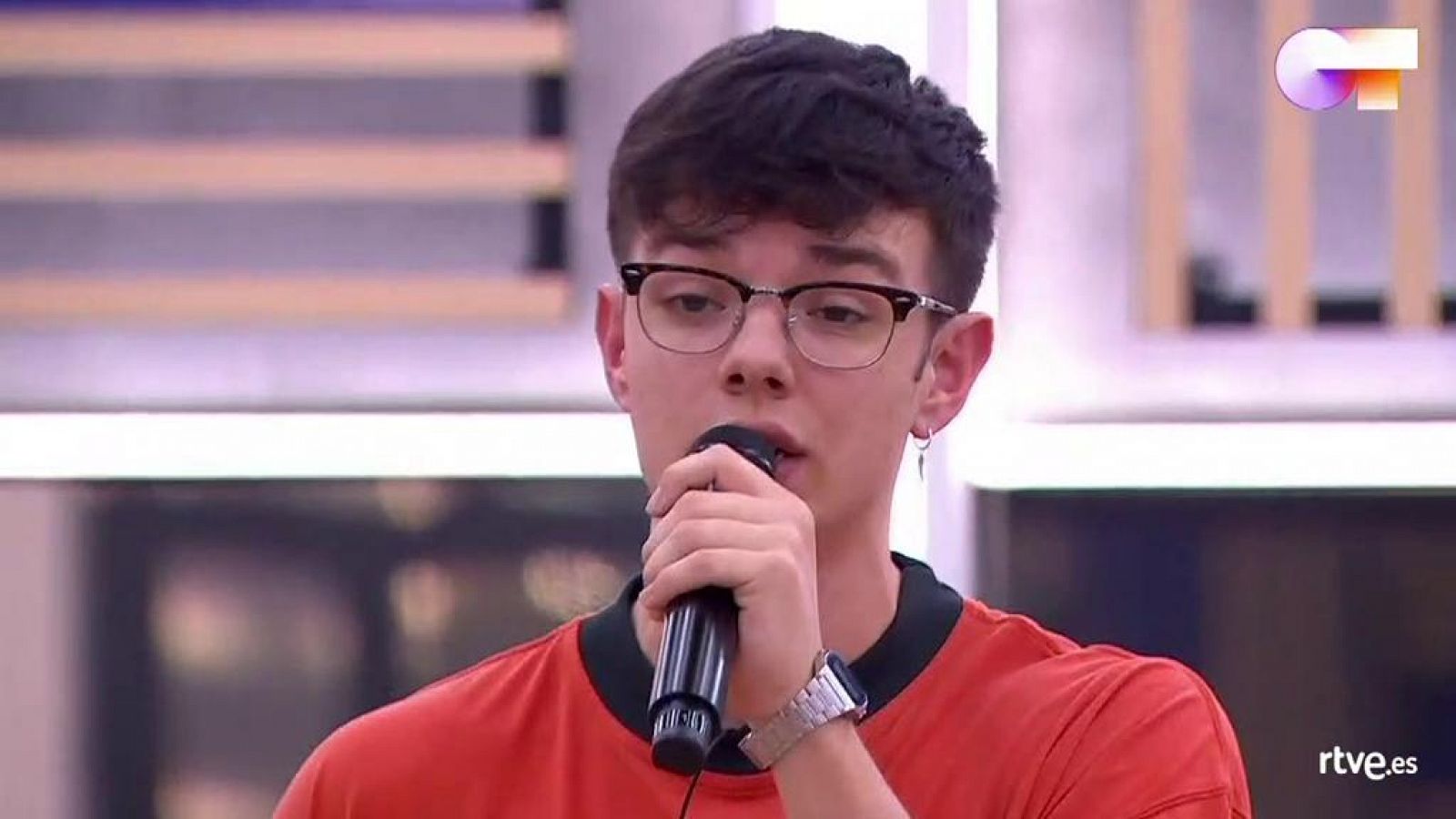 Flavio canta "Suspicious Minds", de Elvis Presley, en el segundo pase de micros de la Gala 9 de Operación Triunfo 2020