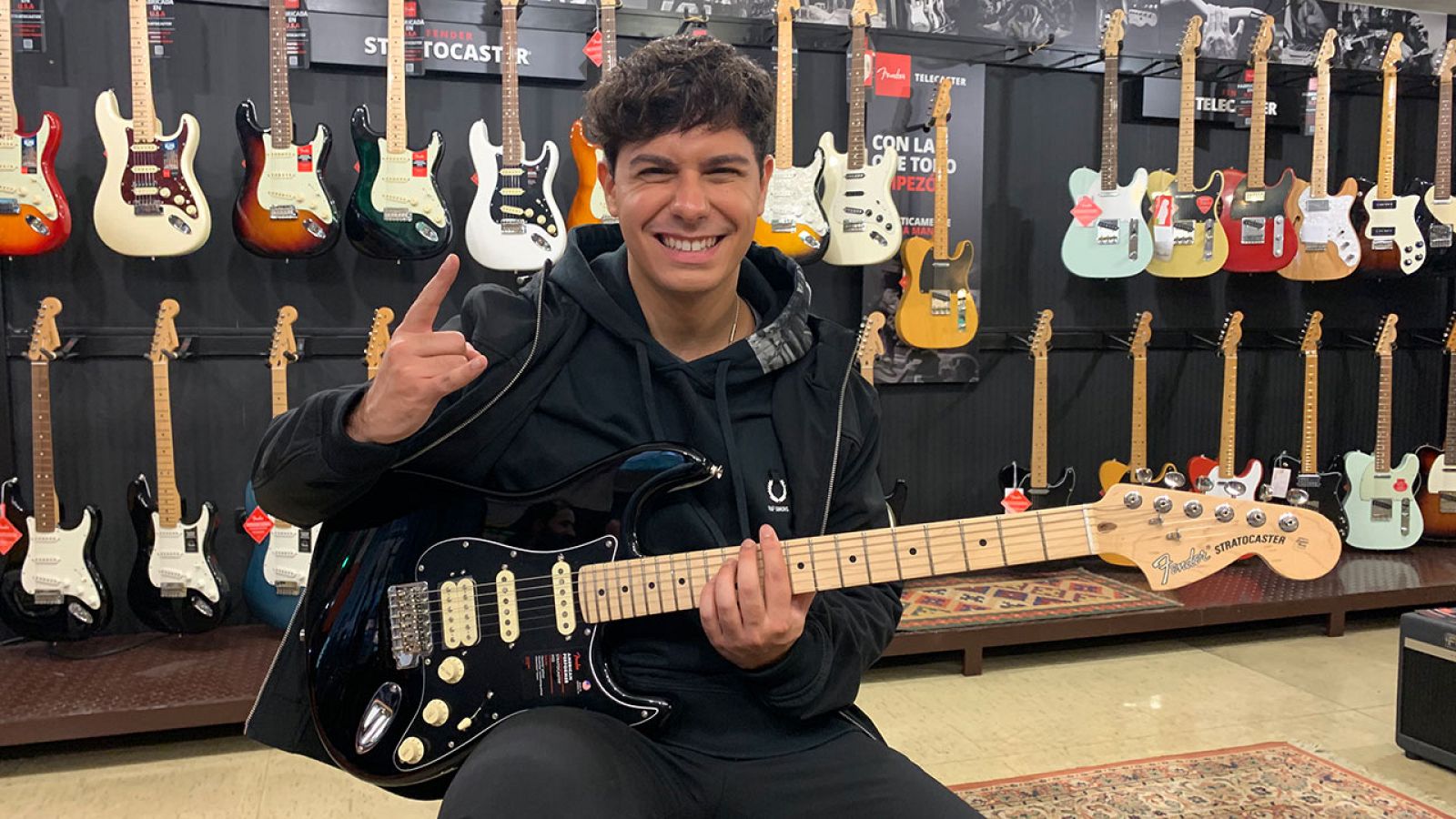 Moda, famosos y tendencias - Alfred García: 14 curiosidades del cantante en su 23 cumpleaños