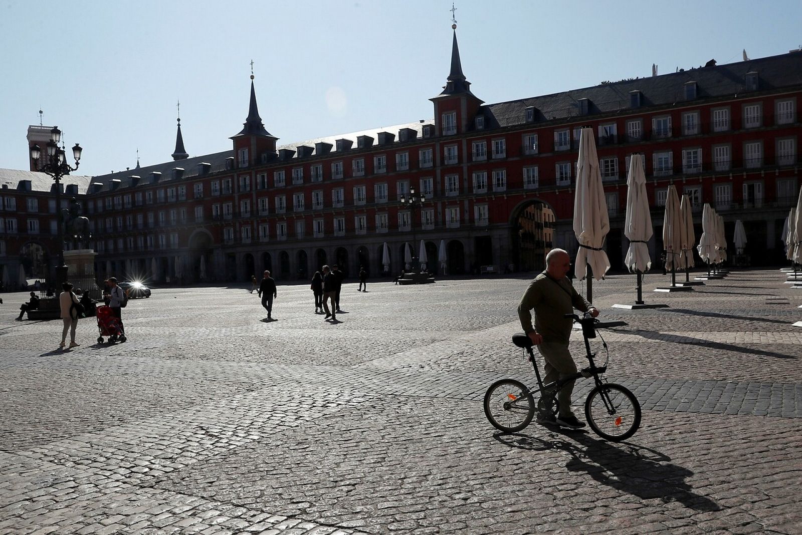 El coronavirus vacía la Comunidad de Madrid: los bares y restaurantes apuran las últimas horas antes de echar el cierre - RTVE.es