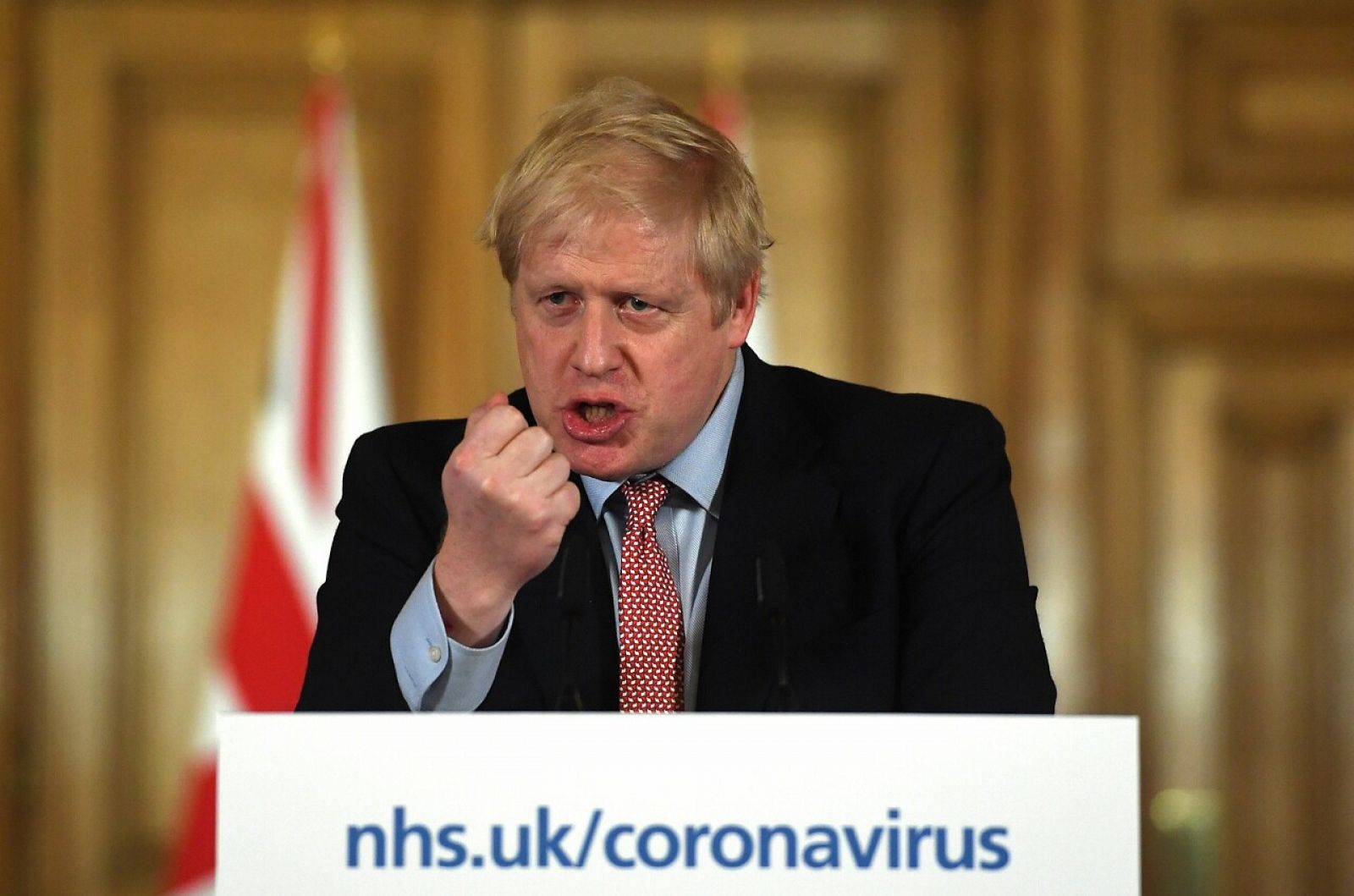El Gobierno británico prioriza en contener el coronavirus y descarta el cierre de colegios - RTVE.es