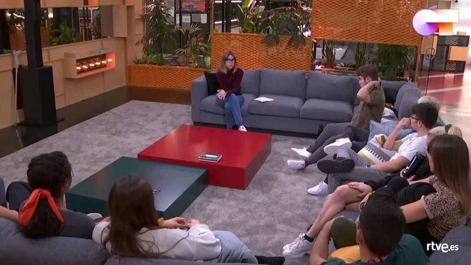 OT 2020 - Noemí Galera informa a los concursantes de que la gala 9 se celebrará en la academia