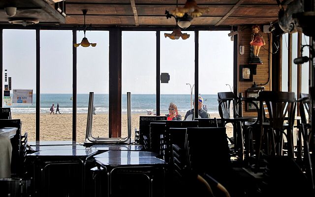 Telediario 1 - El sector hostelero y automovilísco entre los más afectados