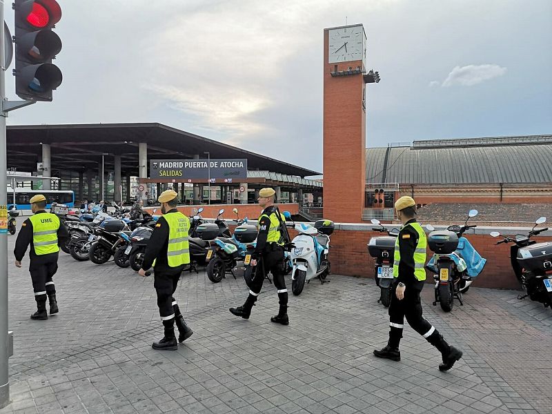 Miliatres de la UME se despliegan en la Estación madrileña de Atocha