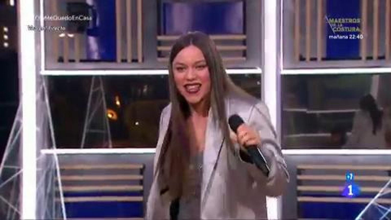 Eva canta "Hoy la bestia cena en casa", de Zahara, en la Gala OTYoMeQuedoEnCasa de Operación Triunfo 2020