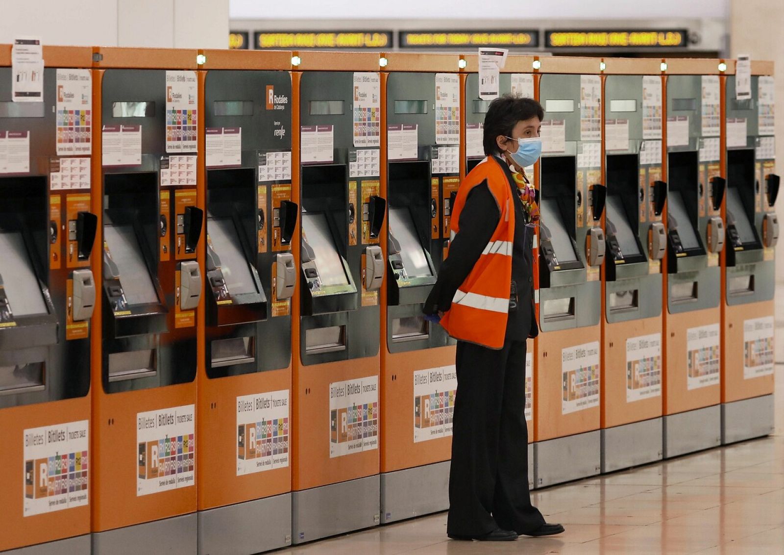 El Gobierno aprueba nuevas ayudas para trabajadores y empresas ante la crisis del coronavirus - RTVE.es - Telediario 1 | Ver