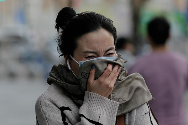 Telediario 1 - China refuerza los controles a extranjeros que llegan al país para evitar nuevos brotes