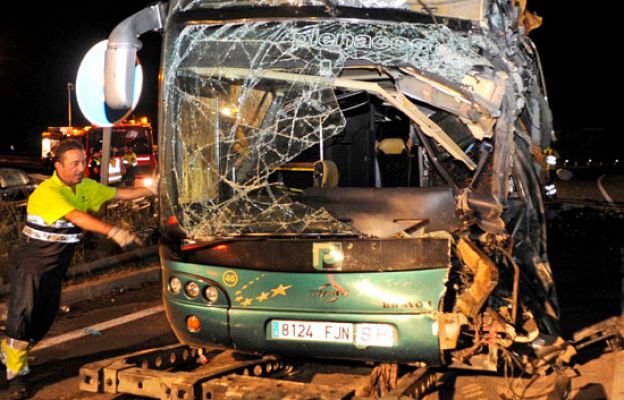  - Seis muertos al volcar un autocar