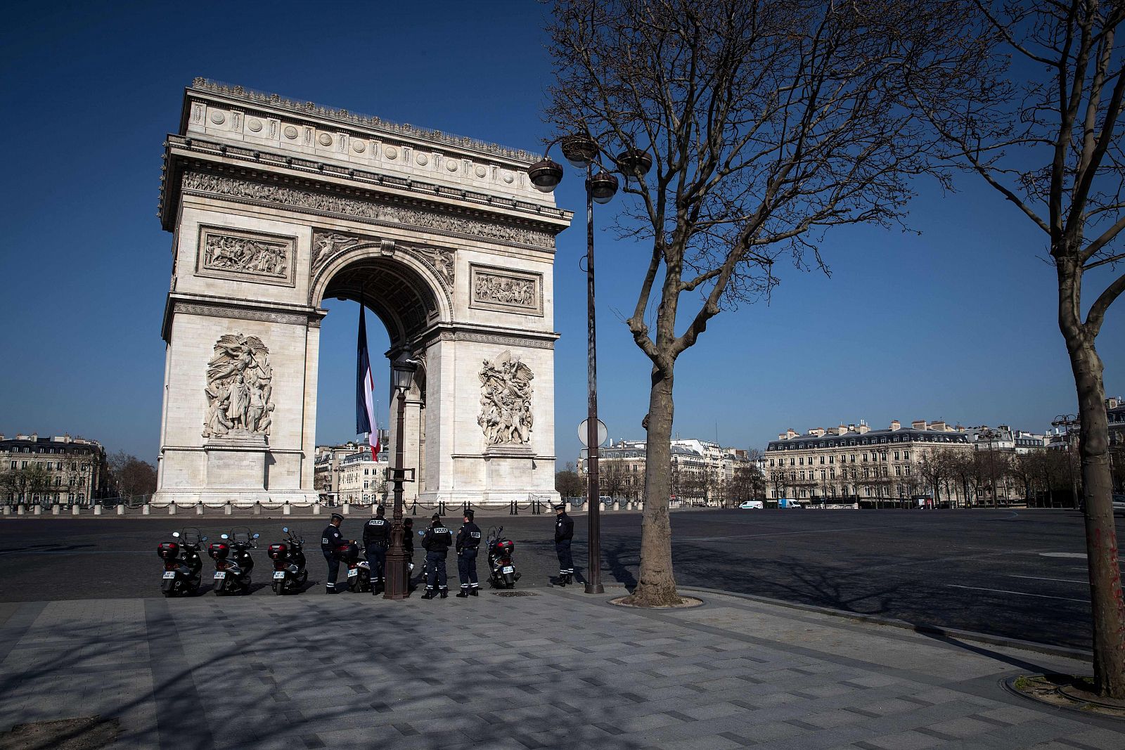 París es un desierto mientras toda Francia sigue luchando