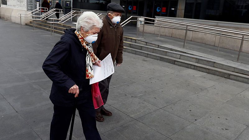 Coronavirus | Algunos pensionistas cobrarán antes para evitar colas en los bancos | Ver