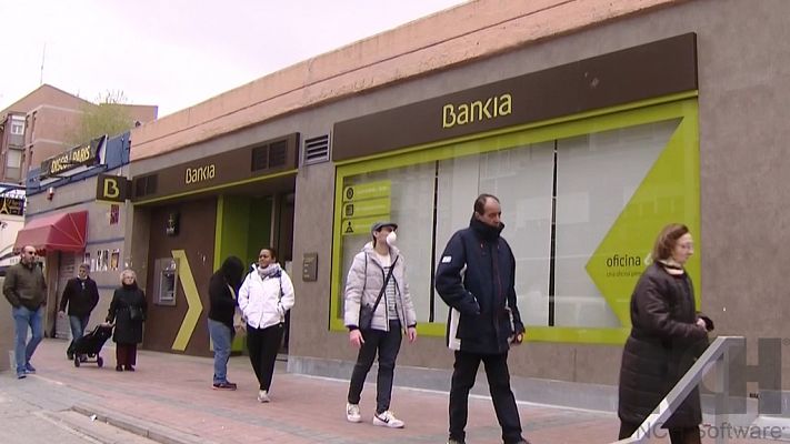 Banca y Correos abren en horario reducido y solo para los trámites imprescindibles