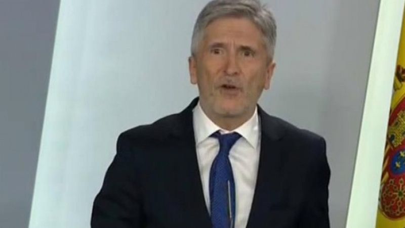 Marlaska: "Hay más de 315 detenidos y 30.000 denuncias por desobediencia a la autoridad" Marlaska: "Hay 315 detenidos y 30.000 denuncias por desobediencia a la autoridad"