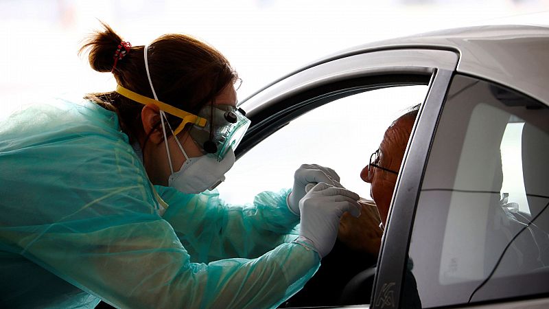 Sanidad anuncia la compra de material sanitario y kits de deteción del virus