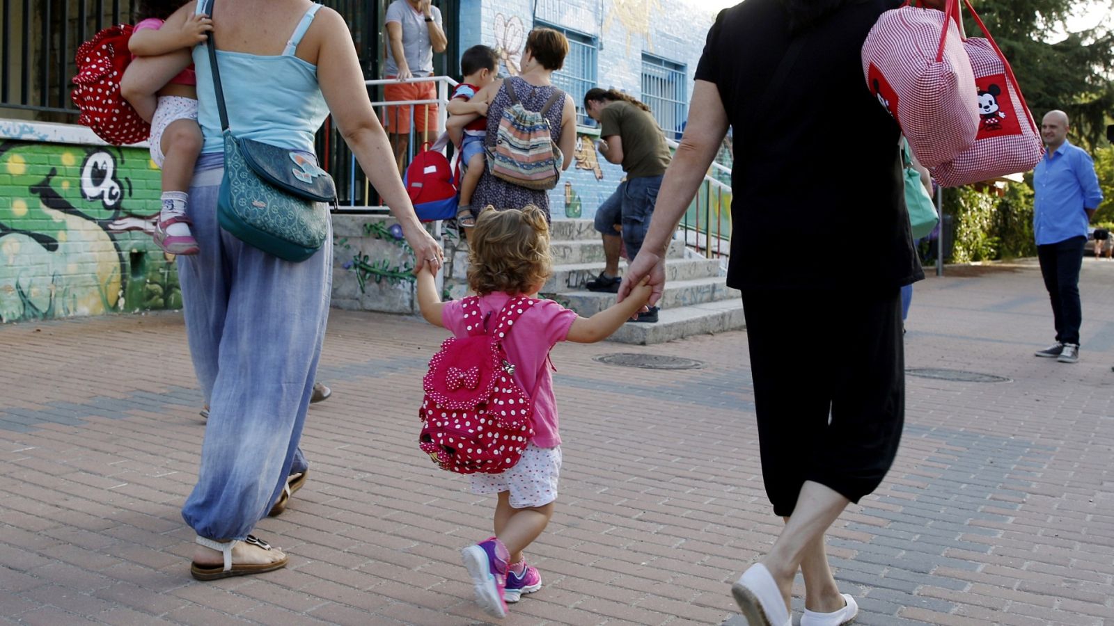 ¿Se permite sacar a los niños de casa para cumplir la custodia compartida? | Ver