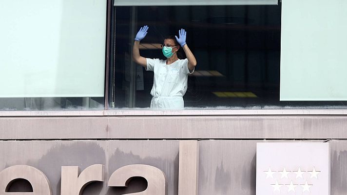 Telediario 1 - El personal sanitario de los hospitales está al límite y con más de 3.400 profesionales infectados por el coronavirus