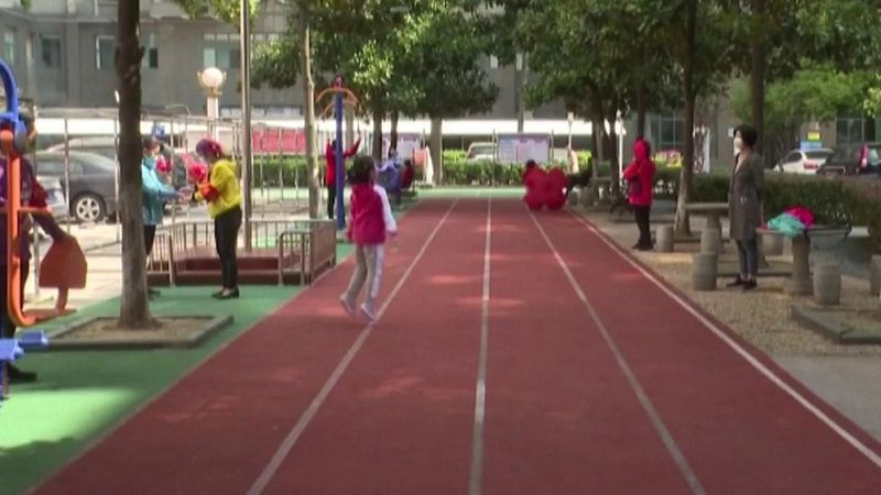 Vídeo: En Wuhan comienzan a salir a calle tras dos meses aislados por el coronavirus