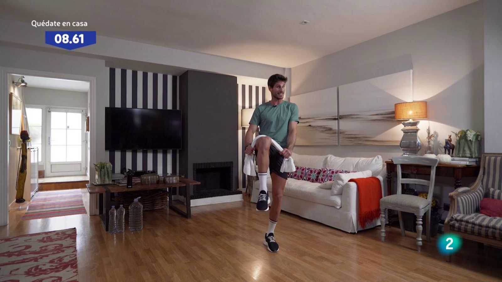 ¡Ejercicio de abdominales con una toalla! - RTVE.es