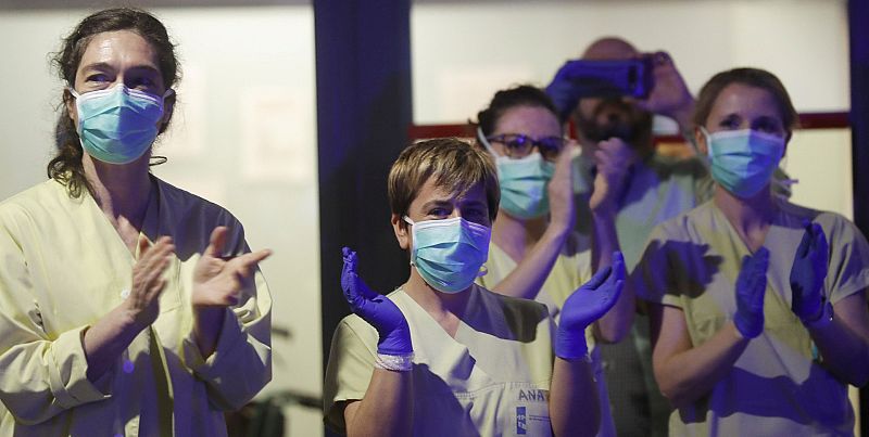 Hay 3.910 sanitarios españoles infectados por coronavirus | Ver