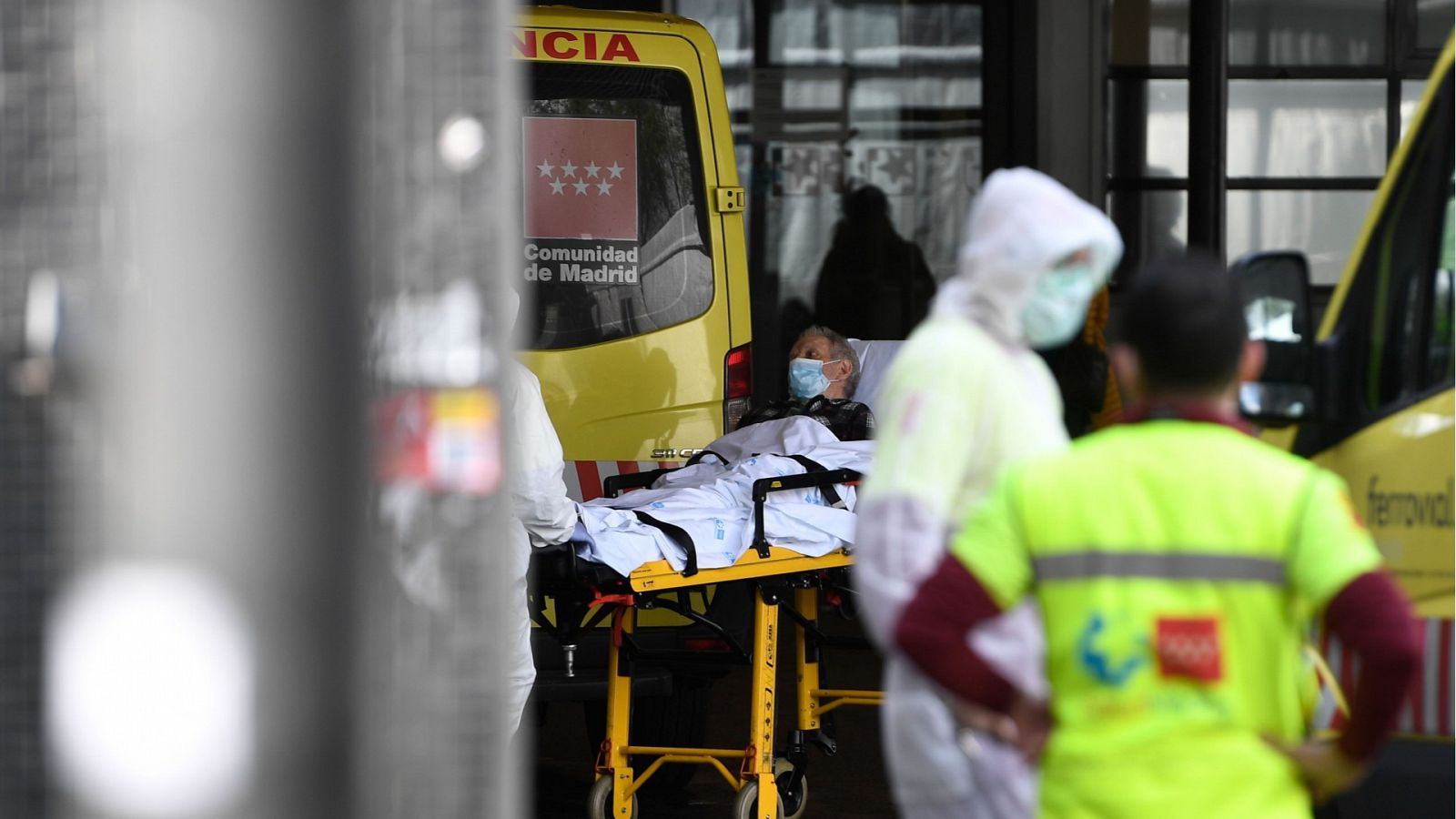 Coronavirus - La Policía advierte de que hay pacientes "irresponsables" que abandonan el hospital sin que se les haya dado el alta  