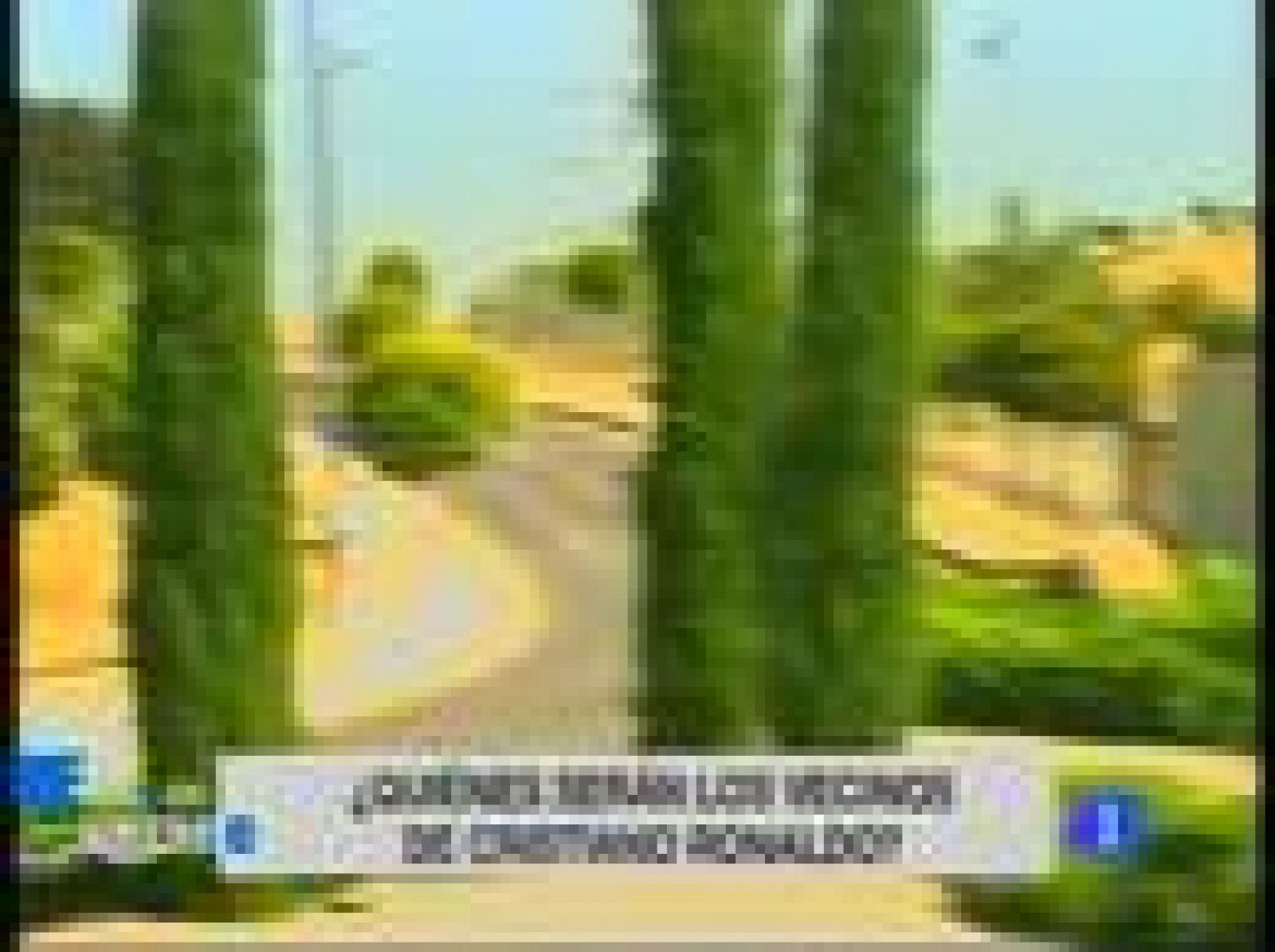 El jugador estrella del Real Madrid, Cristiano Ronaldo, ya ha encontrado una casa en la capital de España que responda a sus necesidades.  El lugar elegido es La Finca, la urbanización más blindada del territorio nacional, situada en Pozuelo de Alarcón.