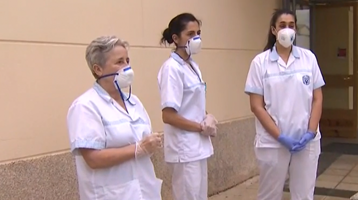 Telediario 1 - El personal de las residencias pide ayuda: "Si no vienen a recoger los cuerpos, ¿qué hacemos?"