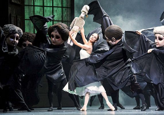 El coronavirus no frena a la primera bailarina del Ballet de la Ópera Estatal de Viena