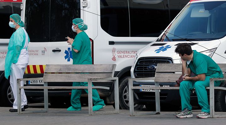 Telediario 1 - Agotamiento mental, estrés y miedo: emociones con las que lidian los sanitarios