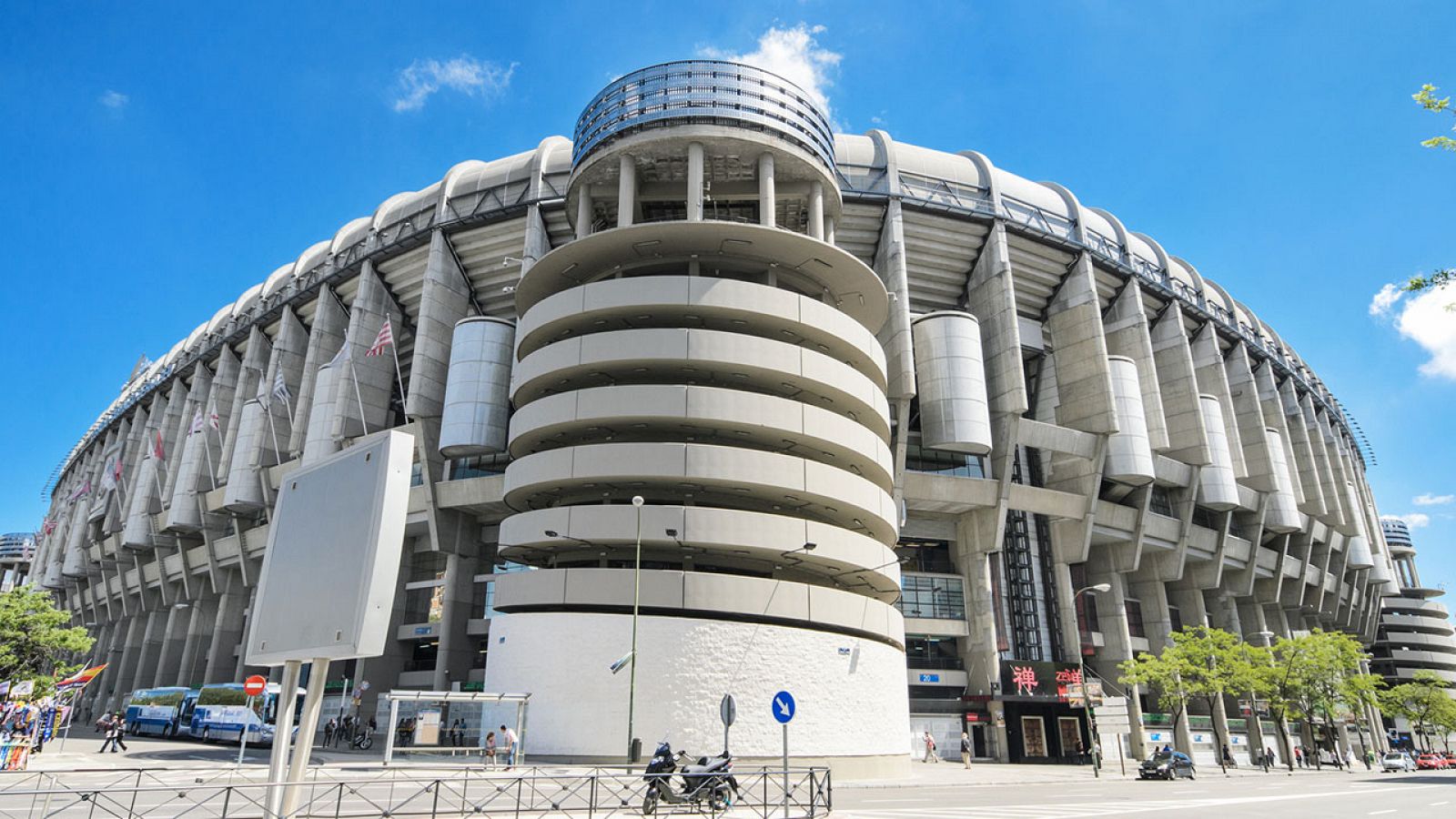 Coronavirus | El Madrid cede el Bernabéu como almacén de material sanitario para toda España | Ver