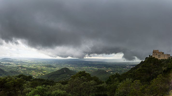 Precipitaciones localmente fuertes en Mallorca, Ibiza, Formentera, y Canarias