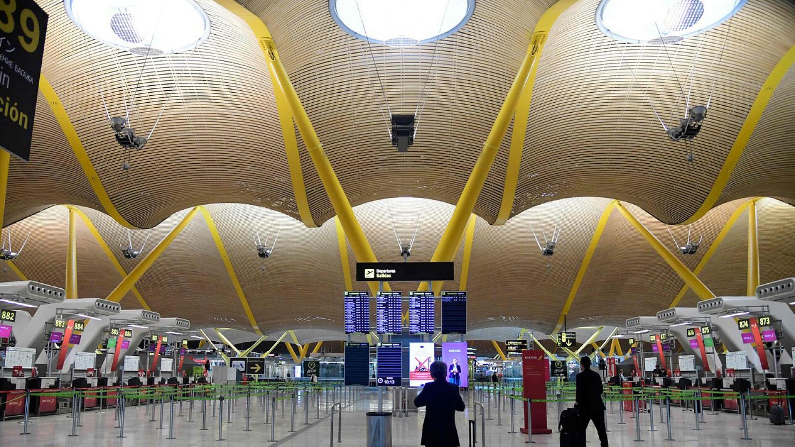 Coronavirus | Aena no hará despidos aunque pierdan ingresos por la bajada del tráfico - Especiales informativos | Ver