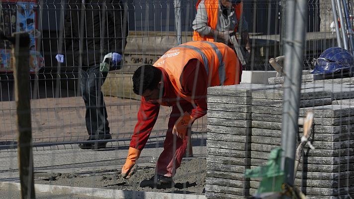 Telediario 1 - ¿Qué actividades se consideran no esenciales tras el endurecimiento del estado de alarma por el coronavirus?