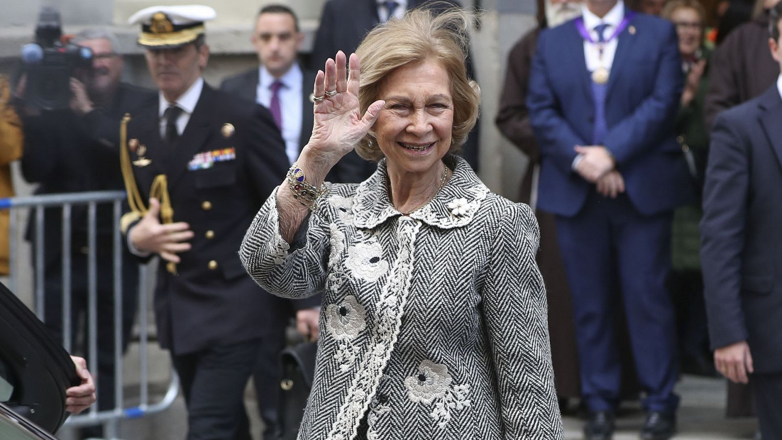 La reina Sofía se suma a la lucha contra el coronavirus