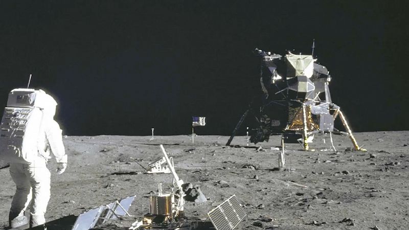 CIENCIAS NATURALES - Los astronautas y la Luna