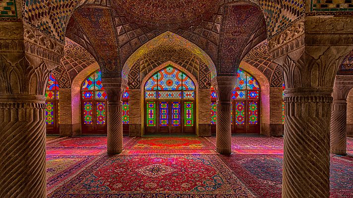 Documenta2 - Monumentos sagrados: Mezquitas, arte y espacio