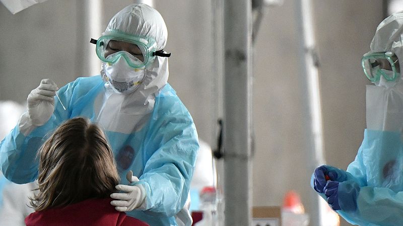 La directora de Salud Pública de la Organización Mundial de la Salud, María Neira, cree que las cifras de cómo está evolucionando al epidemia en España son buenas y confía en que la situación "vaya mejorando día a día". Cree que es muy importante la 