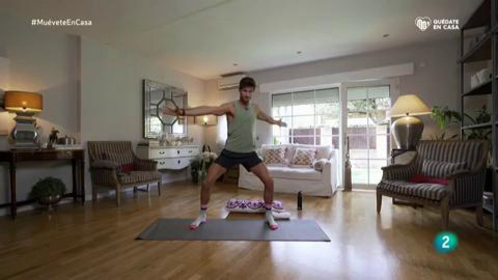 Muévete en casa - ¡Calentamos con ejercicios de yoga!