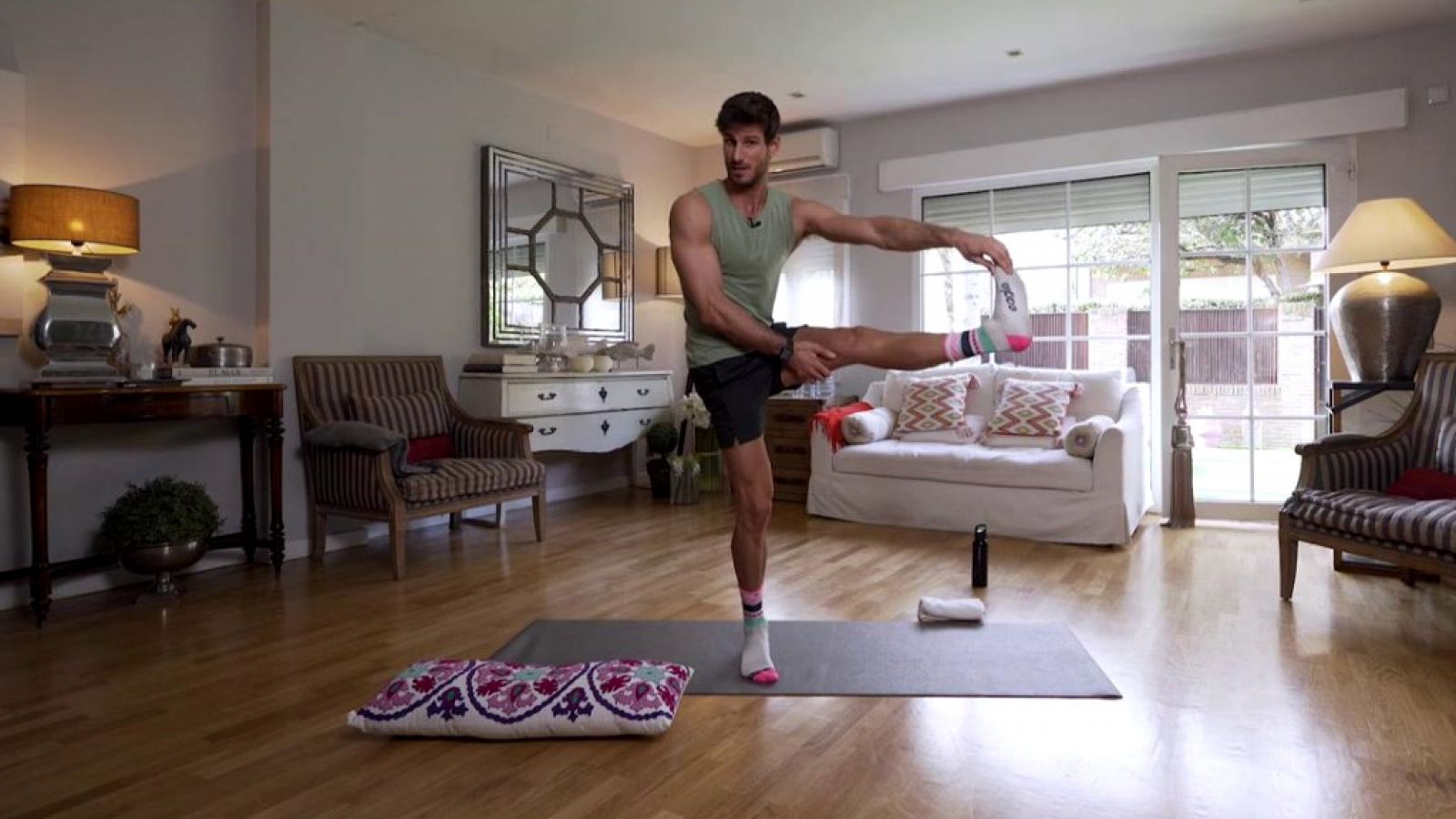 Muévete en casa - Cómo trabajar equilibrio y flexibilidad en casa