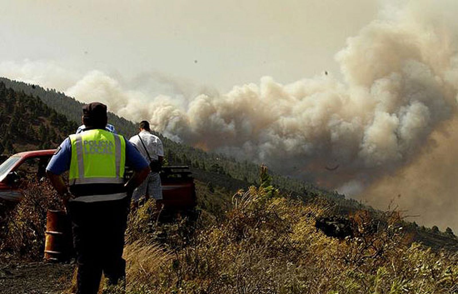 Declarado un conato de incendio en Valle Gran Rey, en La Gomera mientras sigue activo el de La Palma
